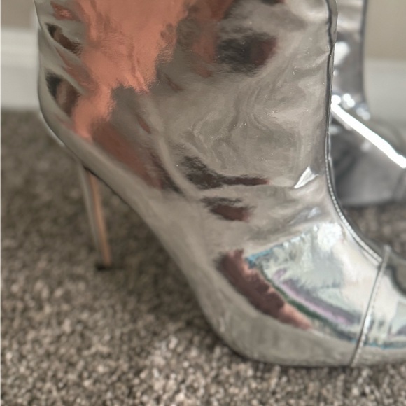 Chrome knee high boots - Picture 4 of 4